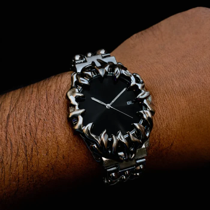 Crimson Eclipse – Gothic Raven Black Dial Metal Watch - Image 2