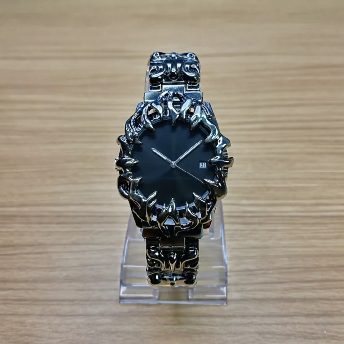 Crimson Eclipse – Gothic Raven Black Dial Metal Watch - Image 3